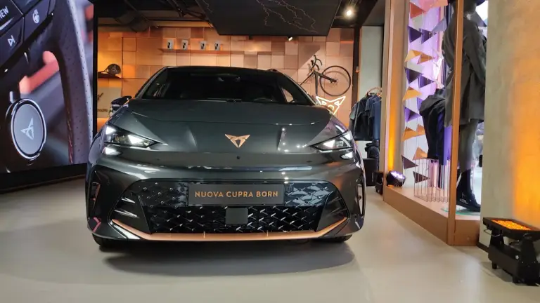 Cupra Born 2026 - Foto live Milano - 4