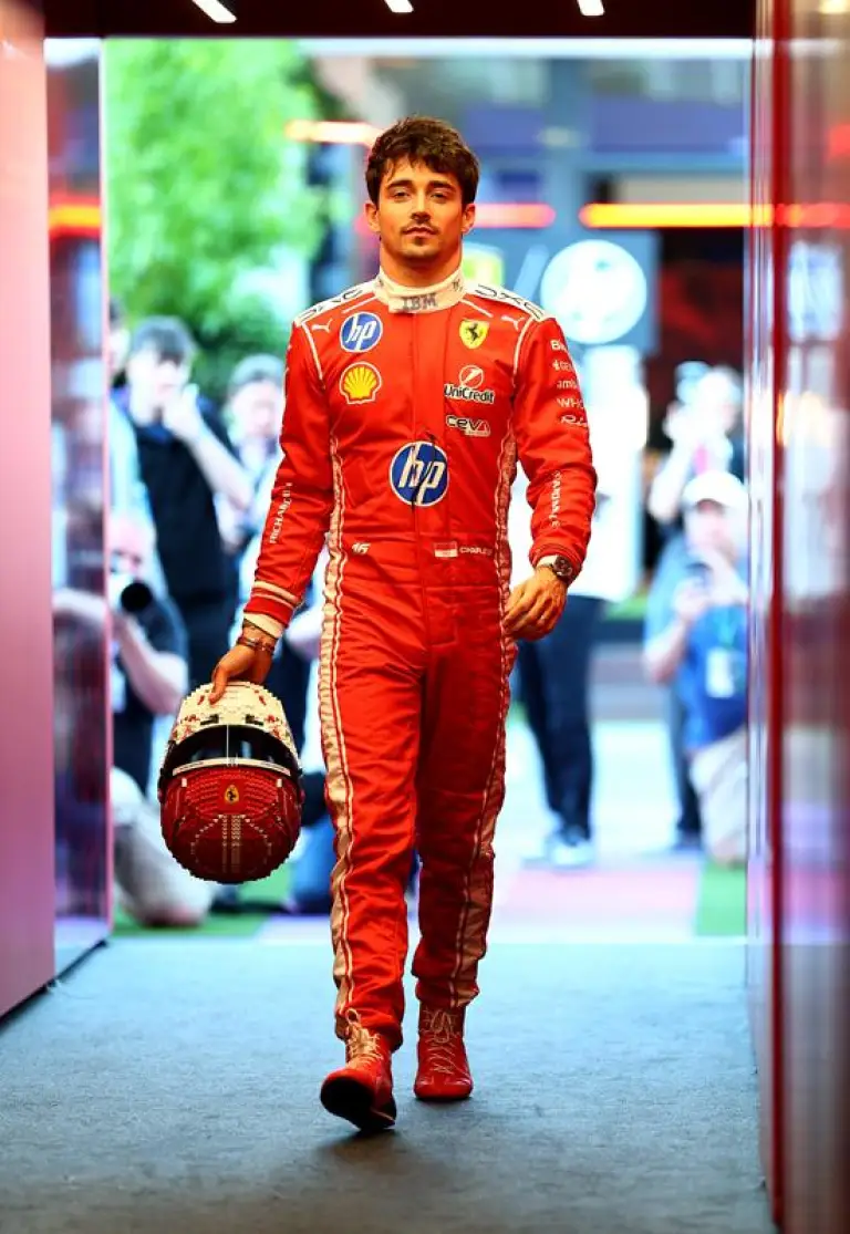 Set LEGO Caschi Scuderia Ferrari F1 - 31