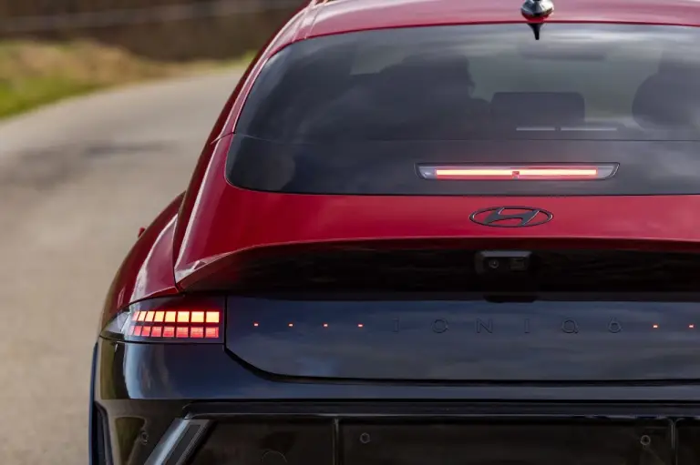 Hyundai Ioniq 6 N Line - Foto ufficiali - 2