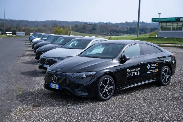 Mercedes CLA Safety Hub - 9