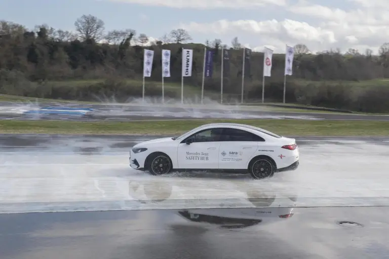 Mercedes CLA Safety Hub - 12