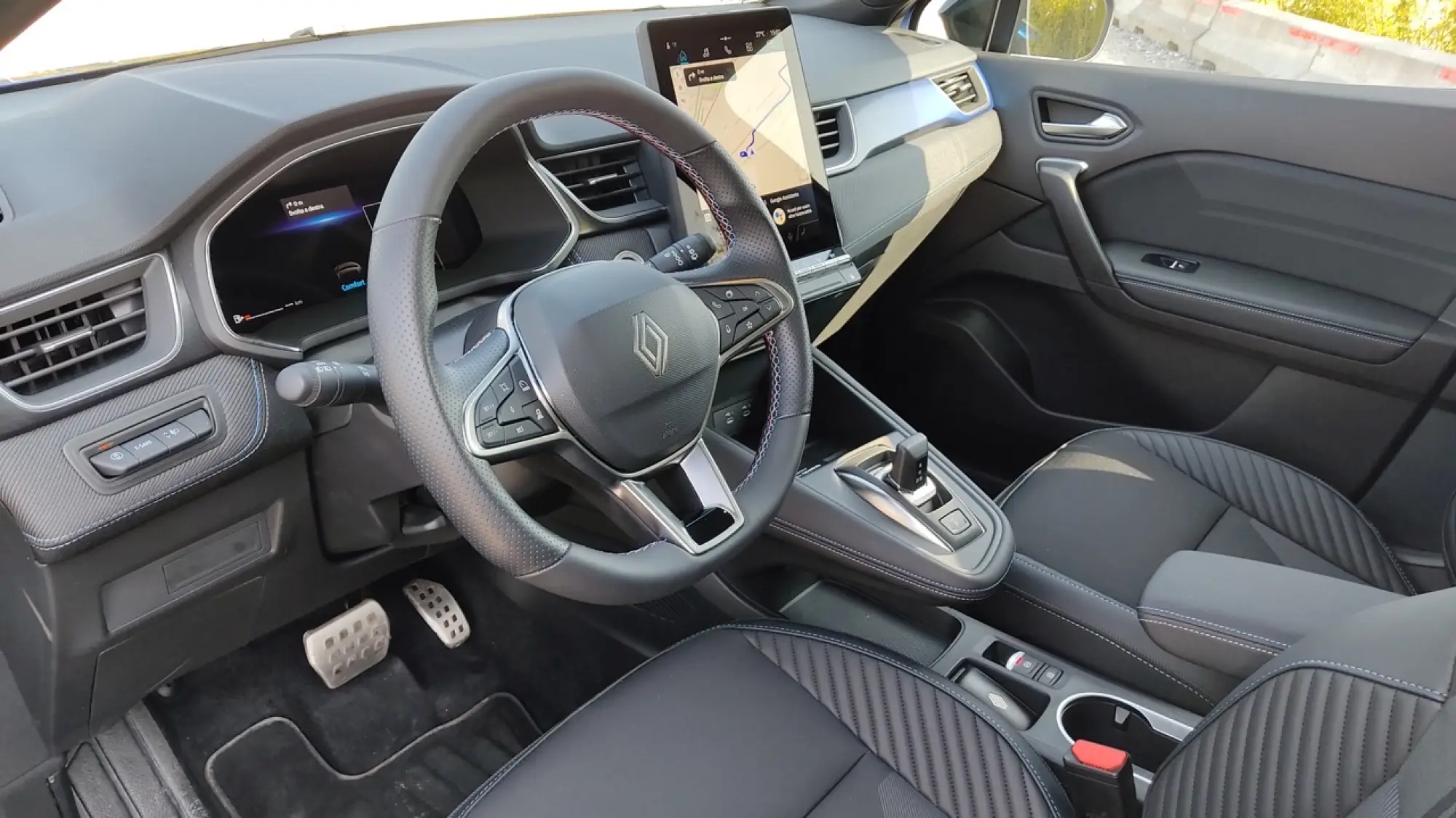 Renault Captur E-Tech 2026 - Prova Milano - 14