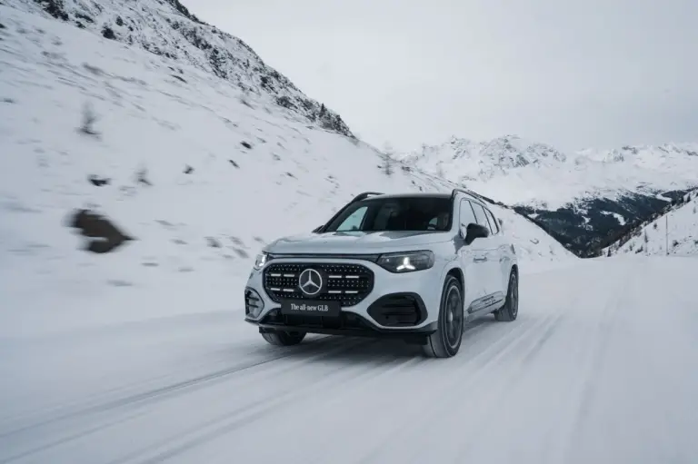 Mercedes GLB Hybrid 2026 - Foto ufficiali - 13