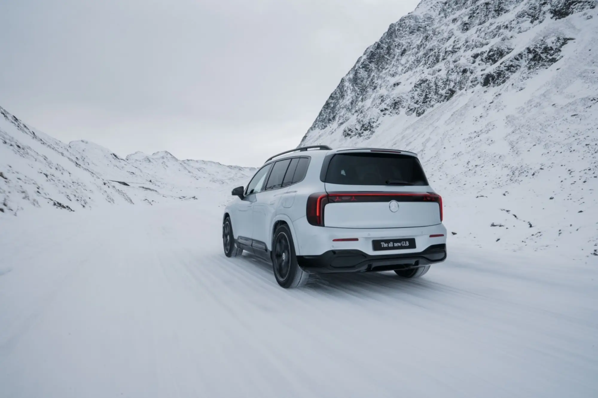 Mercedes GLB Hybrid 2026 - Foto ufficiali - 11