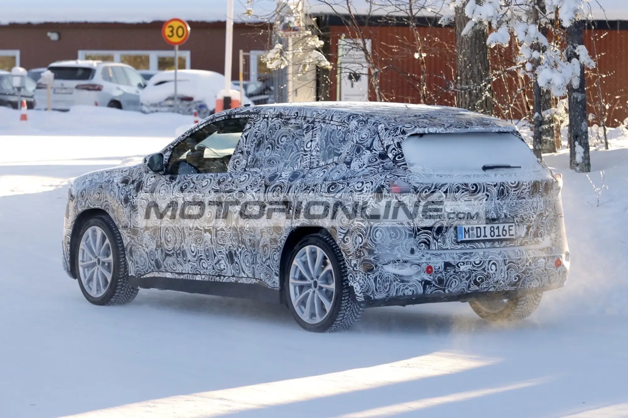 BMW X1 2027 - Foto spia 13-3-2026 - 11