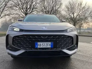 MG HS Hybrid+ 2026 - Prova su strada - 10