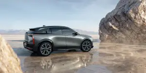 DS N 7: prime foto ufficiali