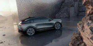 DS N 7: prime foto ufficiali