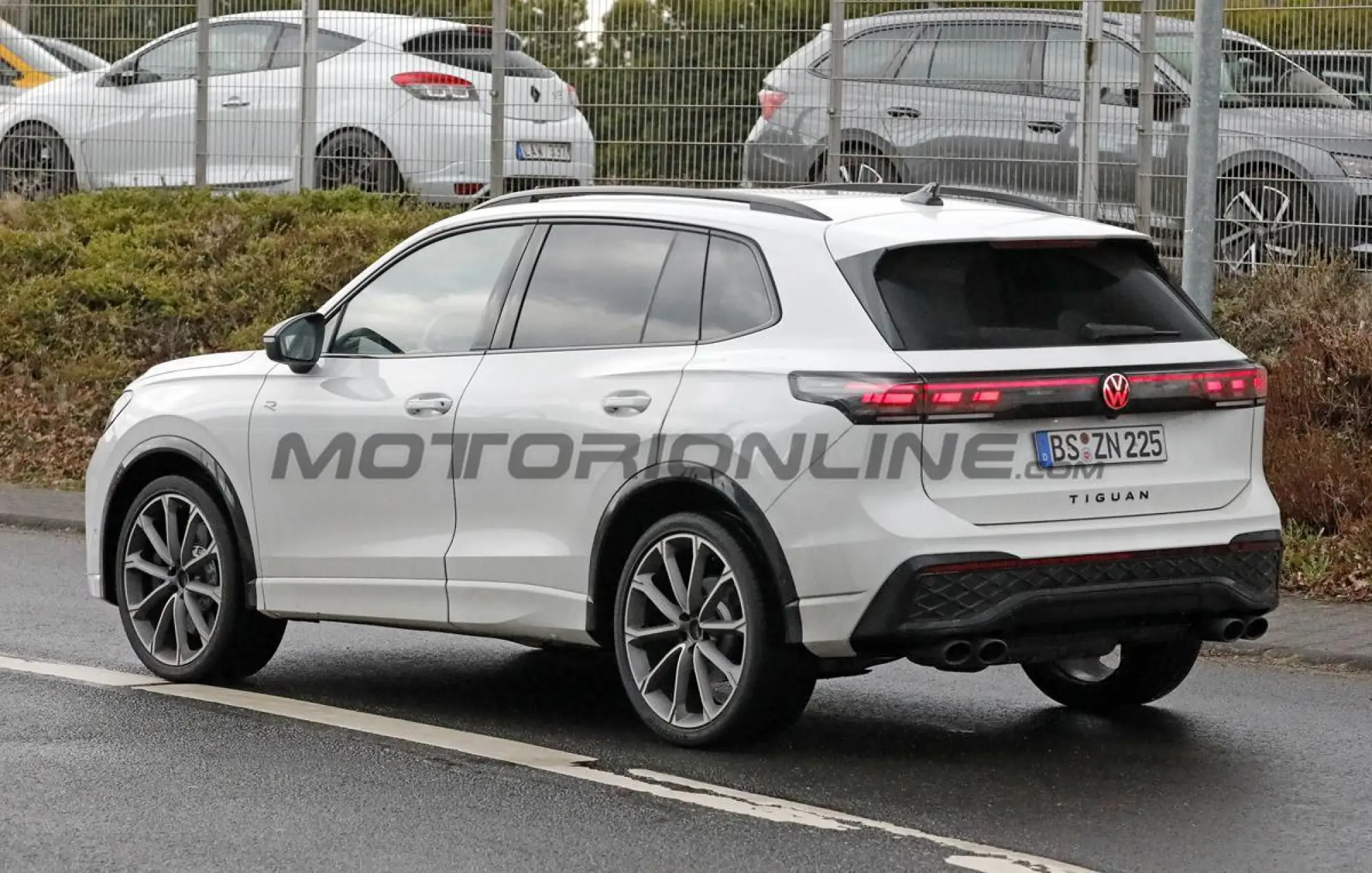 Volkswagen Tiguan R 2027 - Foto spia 18-03-2026 - 8