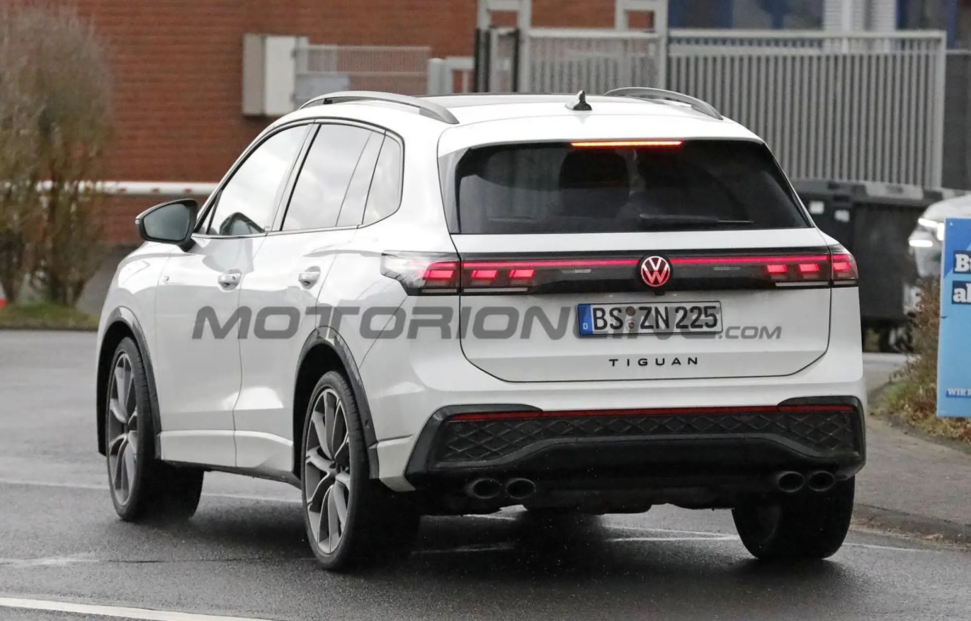 Volkswagen Tiguan R 2027 - Foto spia 18-03-2026 - 13