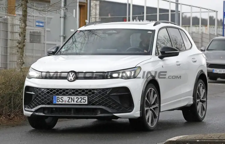 Volkswagen Tiguan R 2027 - Foto spia 18-03-2026 - 2