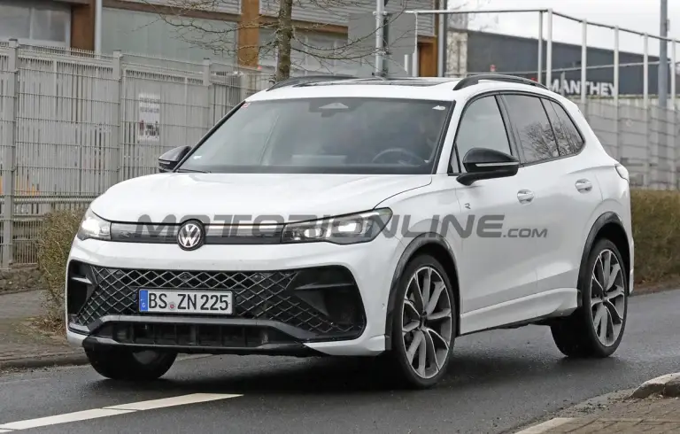 Volkswagen Tiguan R 2027 - Foto spia 18-03-2026 - 3