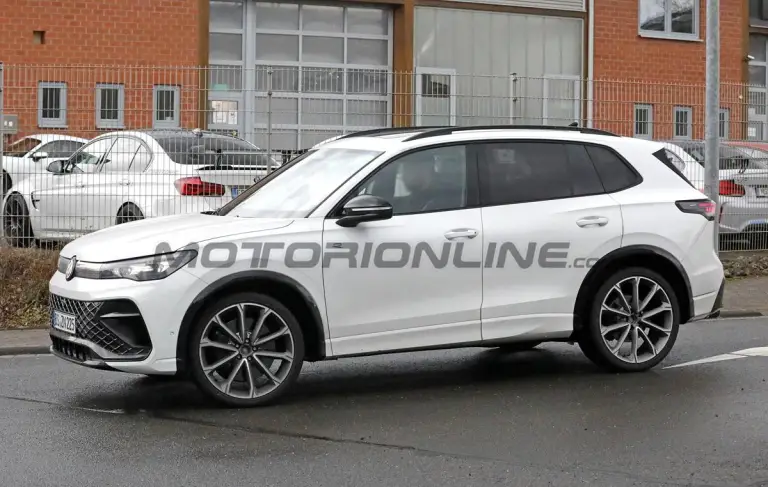 Volkswagen Tiguan R 2027 - Foto spia 18-03-2026 - 6