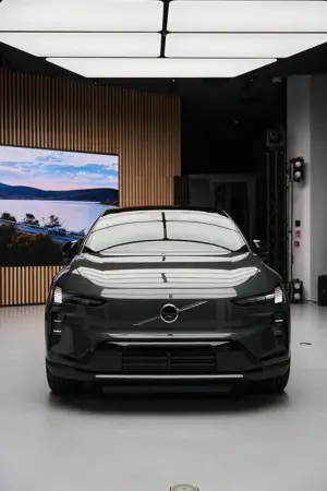 Volvo EX60 - Anteprima italiana