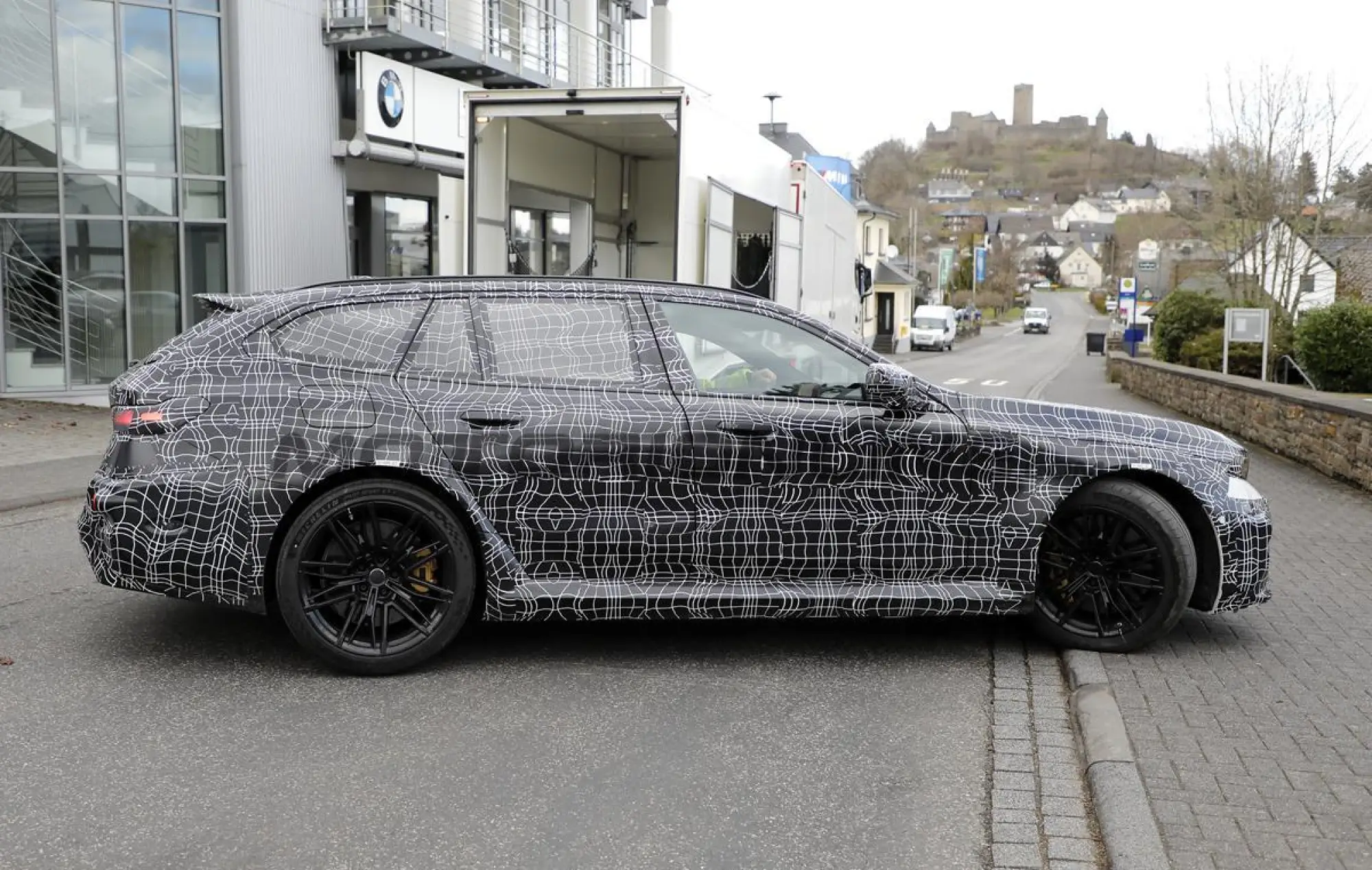 BMW M5 2027 - Foto spia 19-03-2026 - 18