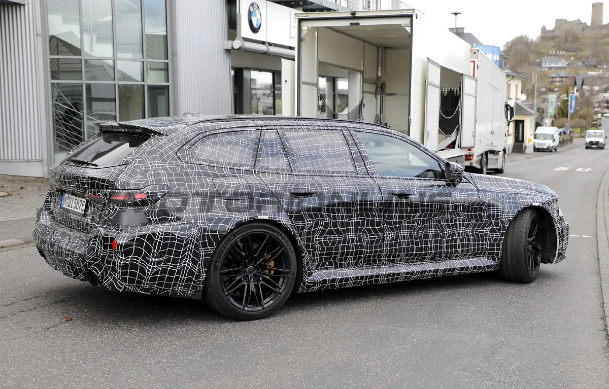 BMW M5 2027 - Foto spia 19-03-2026 - 19