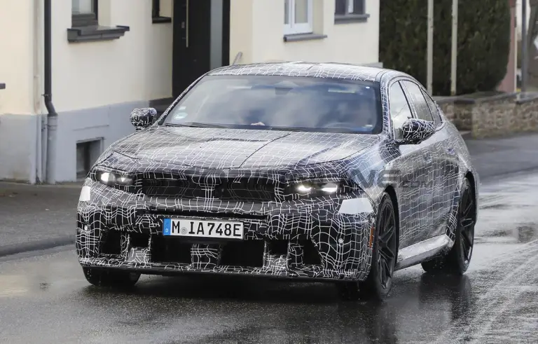 BMW M5 2027 - Foto spia 19-03-2026 - 2