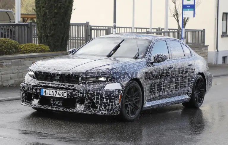 BMW M5 2027 - Foto spia 19-03-2026 - 8