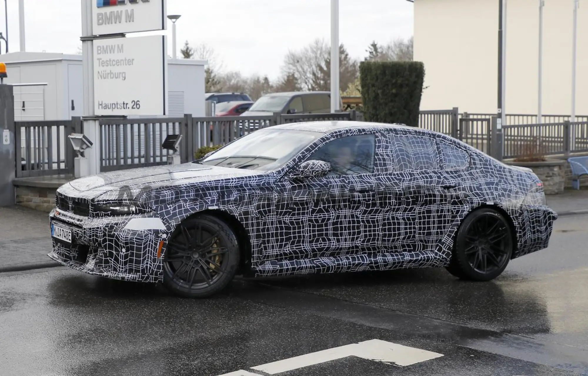 BMW M5 2027 - Foto spia 19-03-2026 - 6