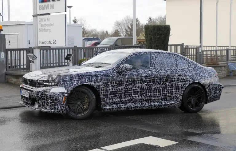 BMW M5 2027 - Foto spia 19-03-2026 - 6