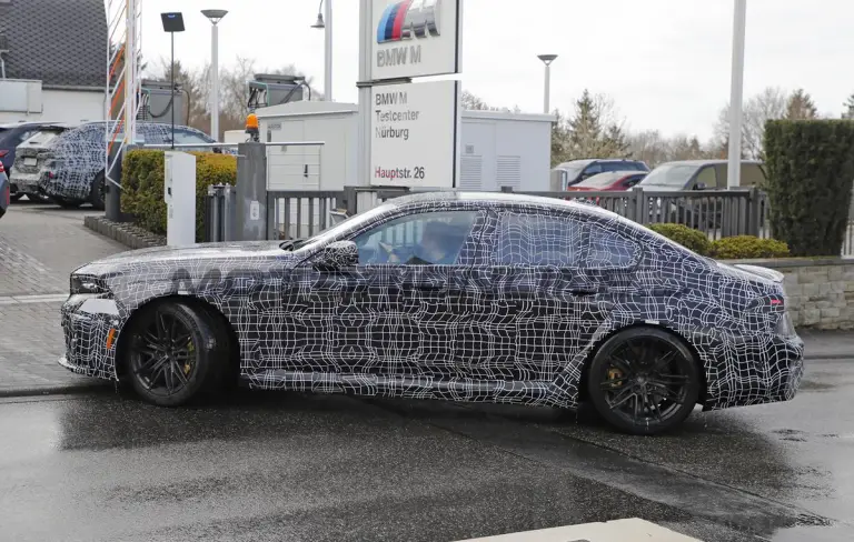 BMW M5 2027 - Foto spia 19-03-2026 - 9