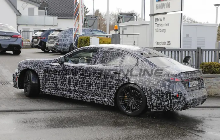 BMW M5 2027 - Foto spia 19-03-2026 - 7