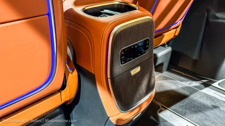 Mercedes VLE 2026 - Foto live Stoccarda - 25