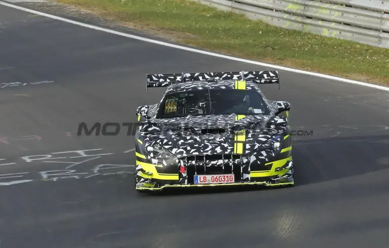 Mercedes-AMG Coupe - Foto spia 24-03-2026 - 1