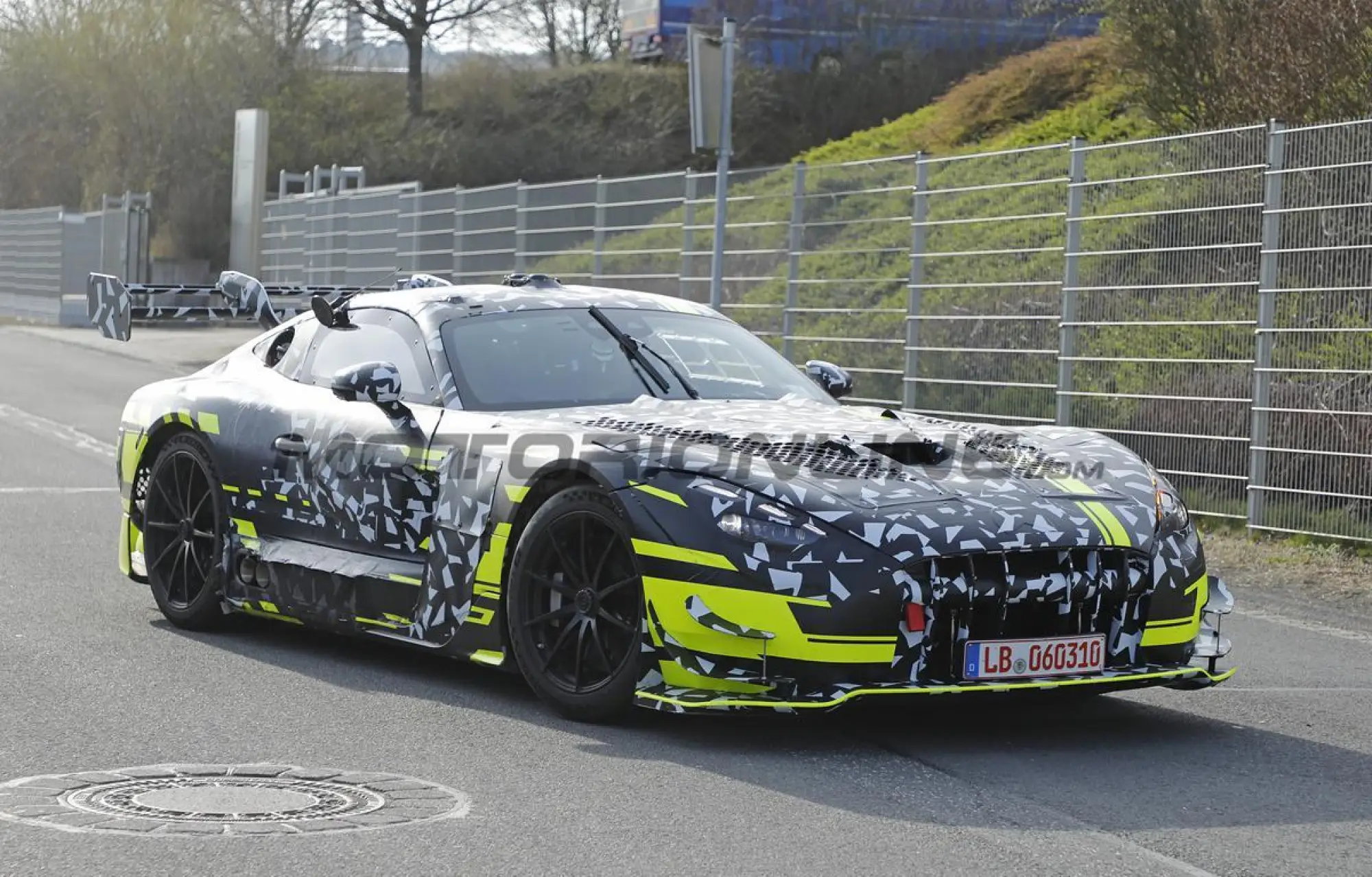 Mercedes-AMG Coupe - Foto spia 24-03-2026 - 11