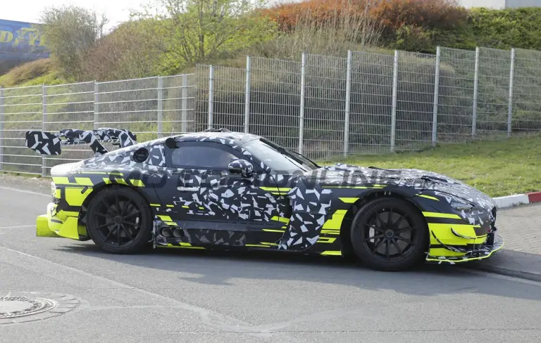 Mercedes-AMG Coupe - Foto spia 24-03-2026 - 12