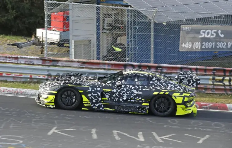 Mercedes-AMG Coupe - Foto spia 24-03-2026 - 3