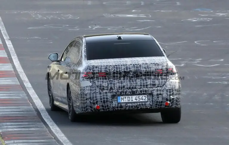 BMW Serie 7 2026 - Foto spia 24-03-2026 - 9
