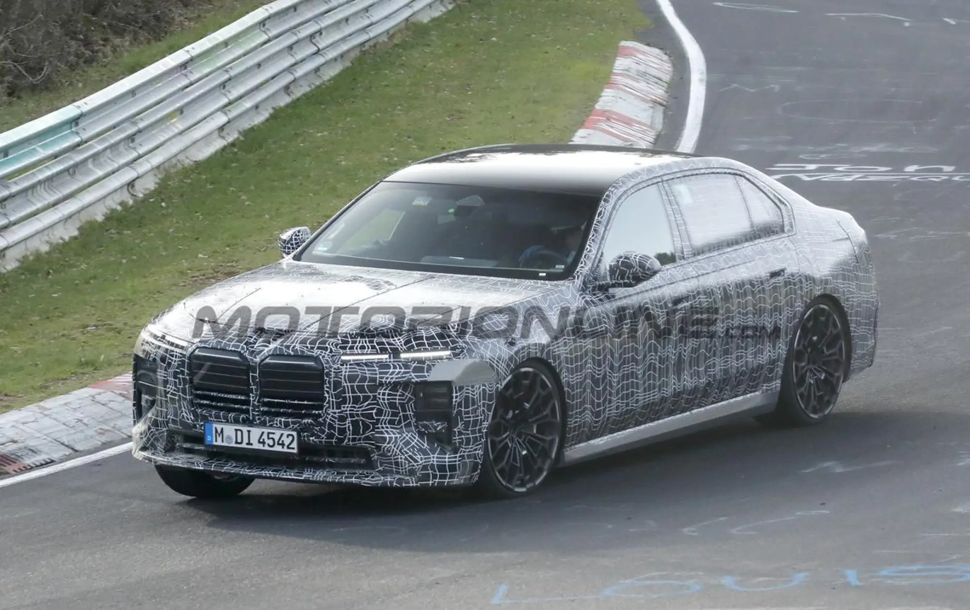 BMW Serie 7 2026 - Foto spia 24-03-2026 - 5