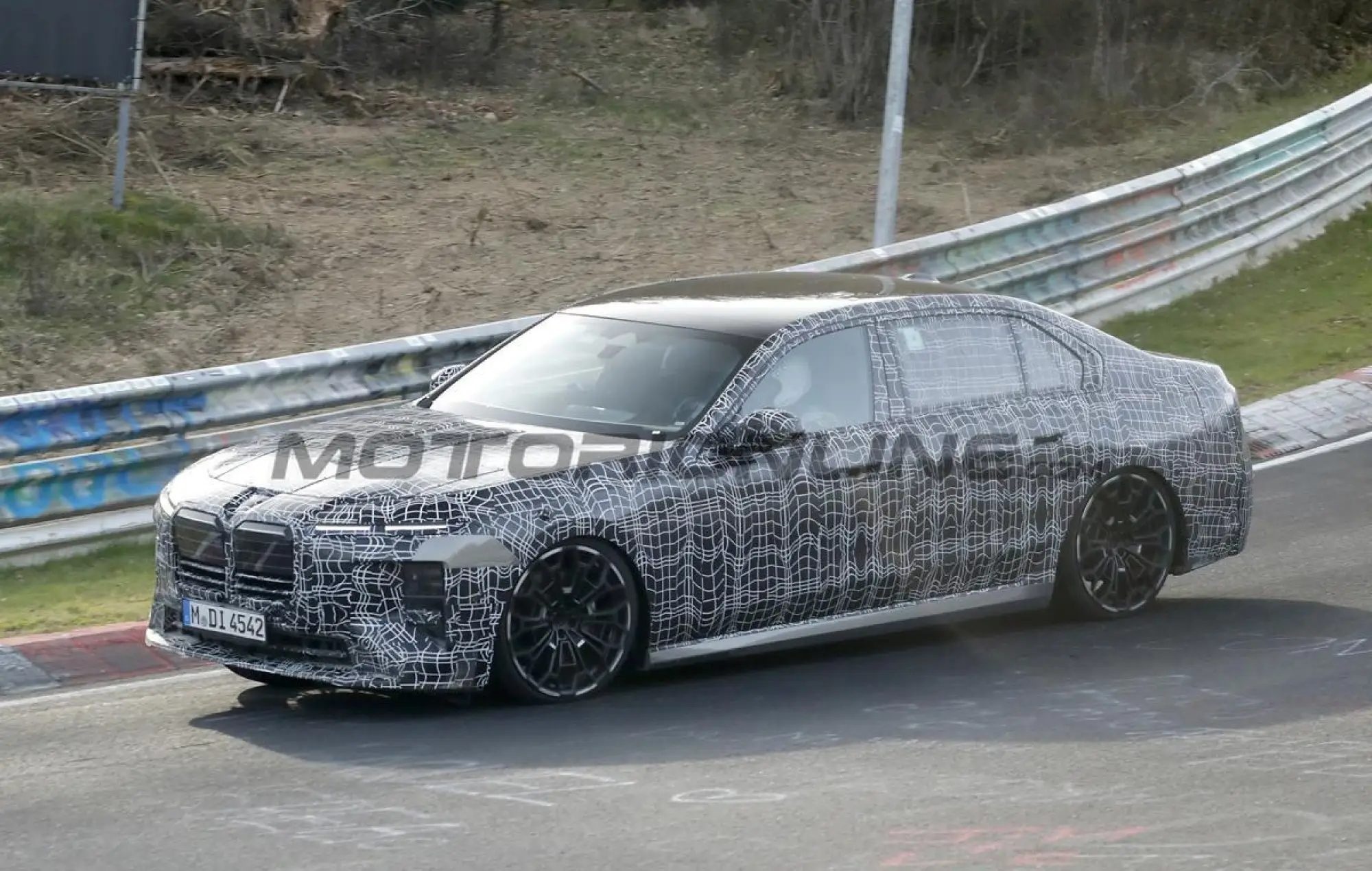 BMW Serie 7 2026 - Foto spia 24-03-2026 - 4