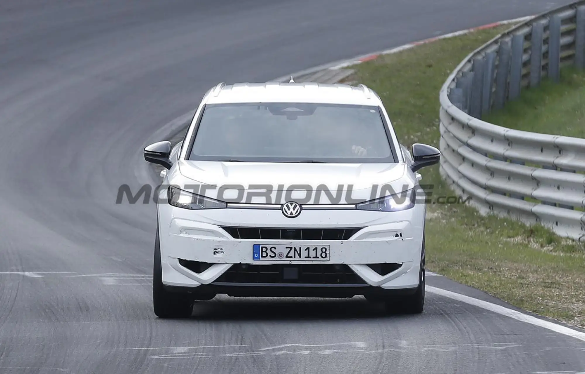 Volkswagen T-Roc R 2027 - Foto spia 25-03-2026 - 1