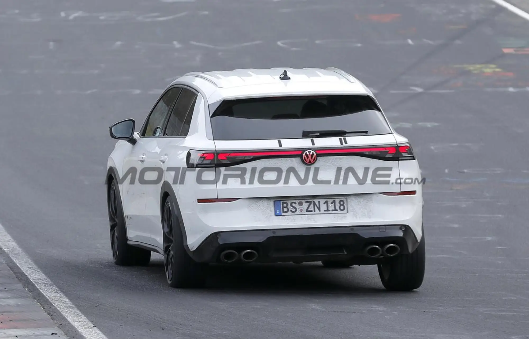 Volkswagen T-Roc R 2027 - Foto spia 25-03-2026 - 15