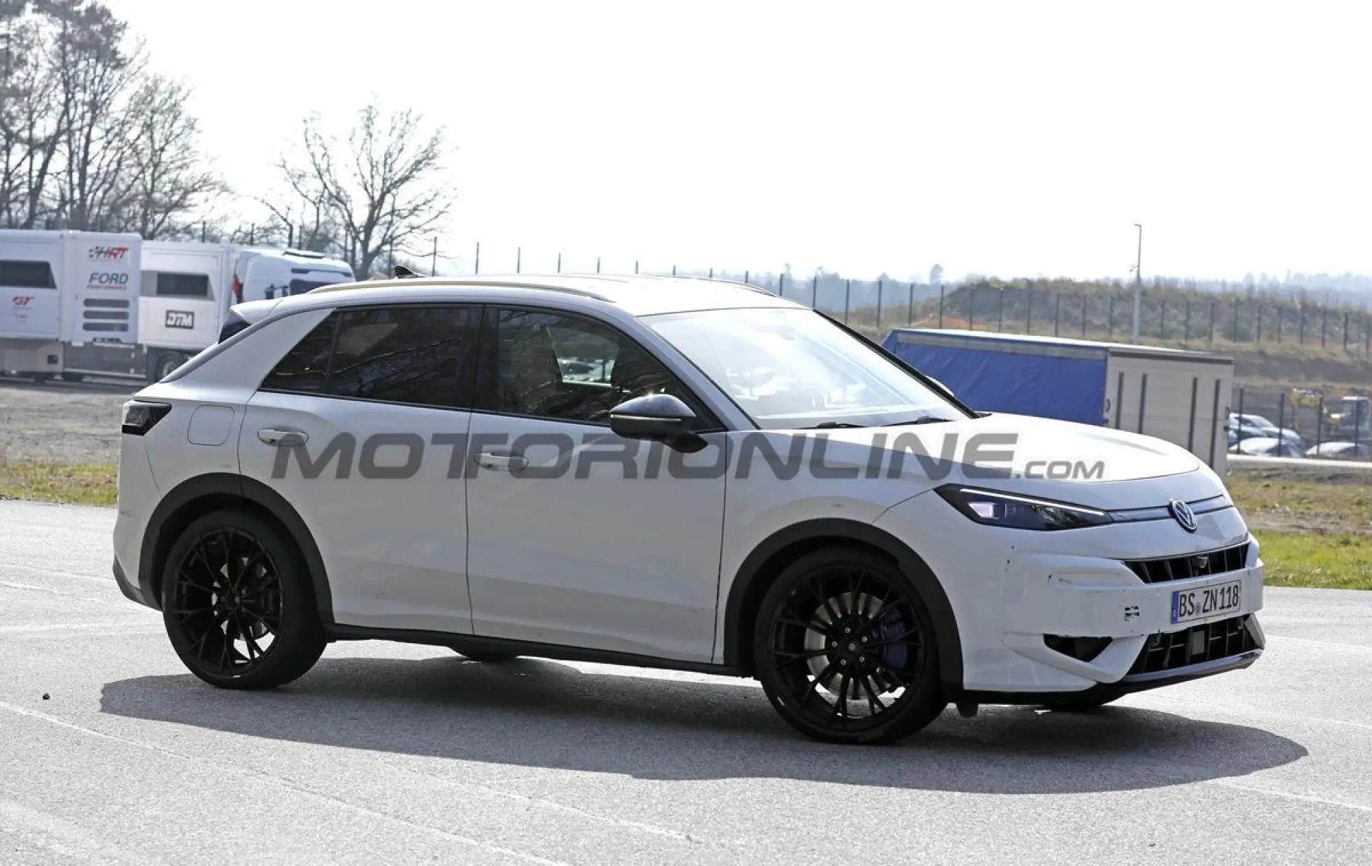 Volkswagen T-Roc R 2027 - Foto spia 25-03-2026 - 11