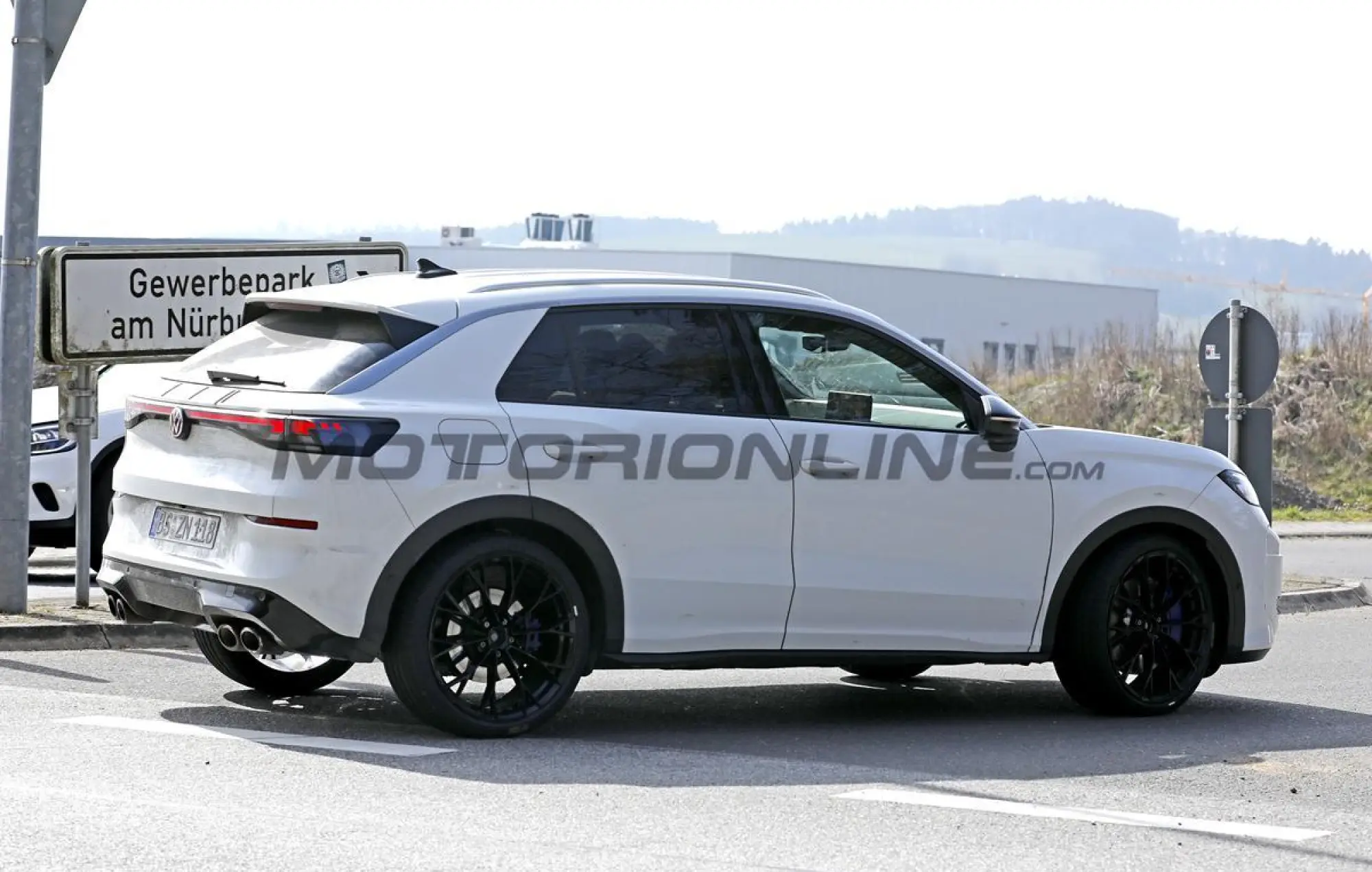 Volkswagen T-Roc R 2027 - Foto spia 25-03-2026 - 14