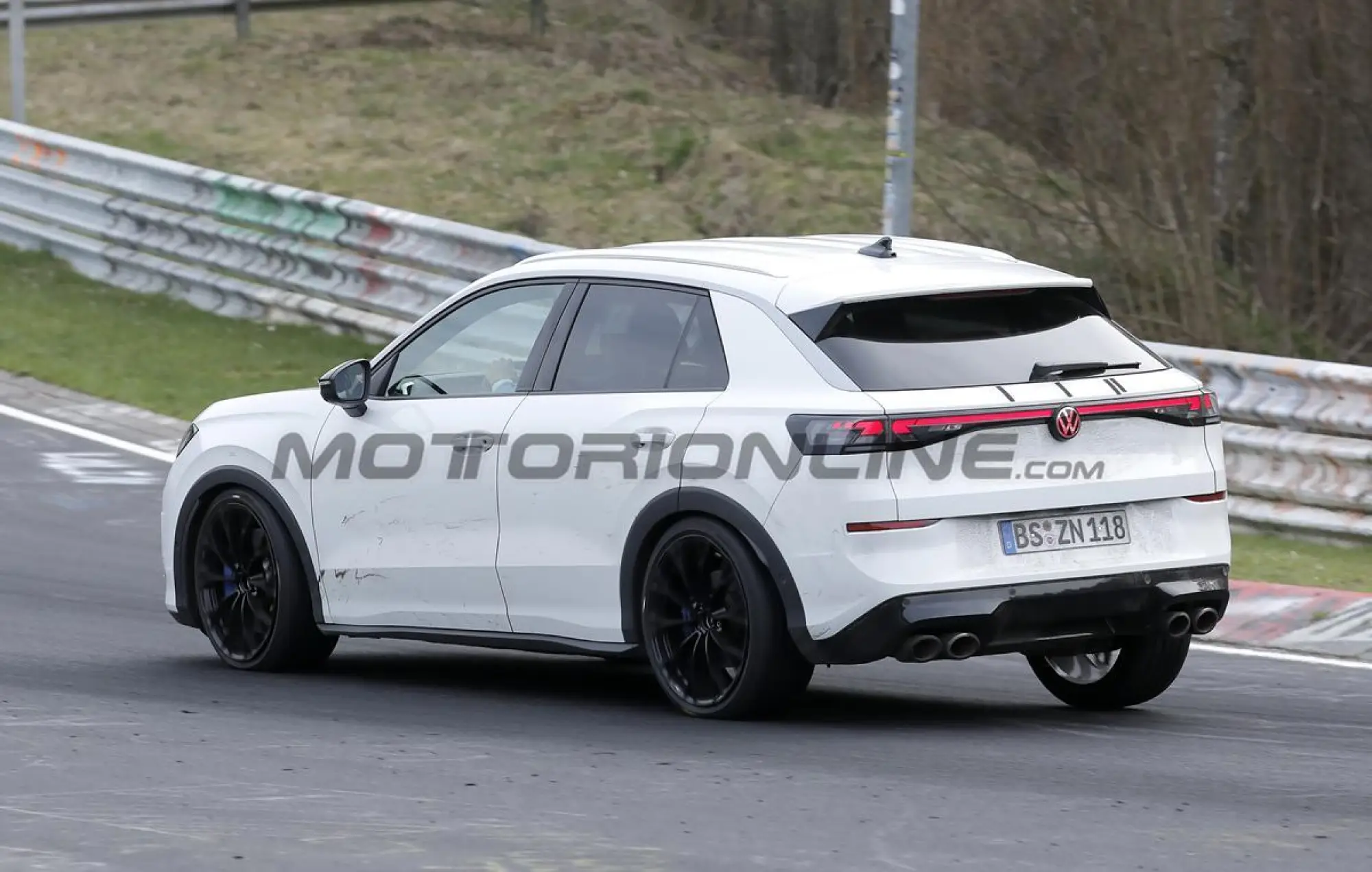 Volkswagen T-Roc R 2027 - Foto spia 25-03-2026 - 8