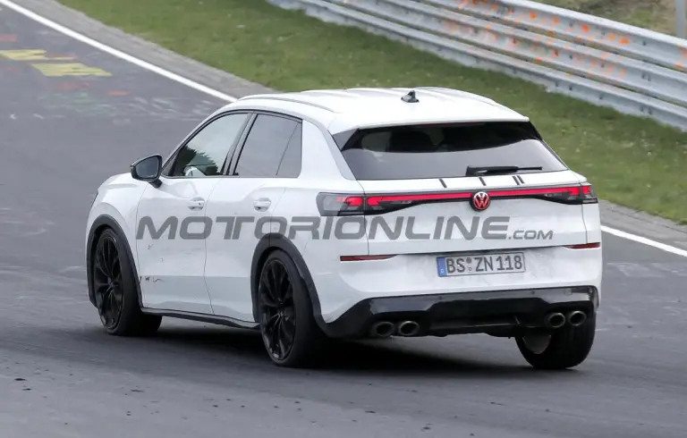 Volkswagen T-Roc R 2027 - Foto spia 25-03-2026 - 7