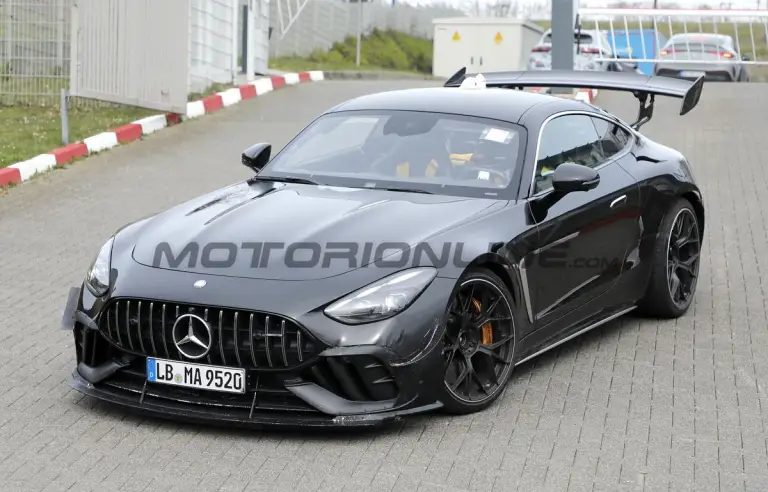 Mercedes-AMG GT Track - Foto spia 25-03-2026 - 10