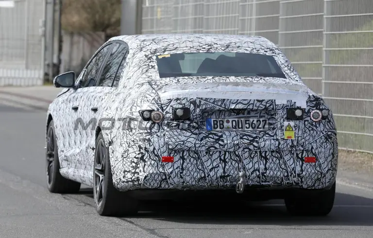Mercedes-AMG Classe E EQ - Foto spia 26-03-2026 - 11