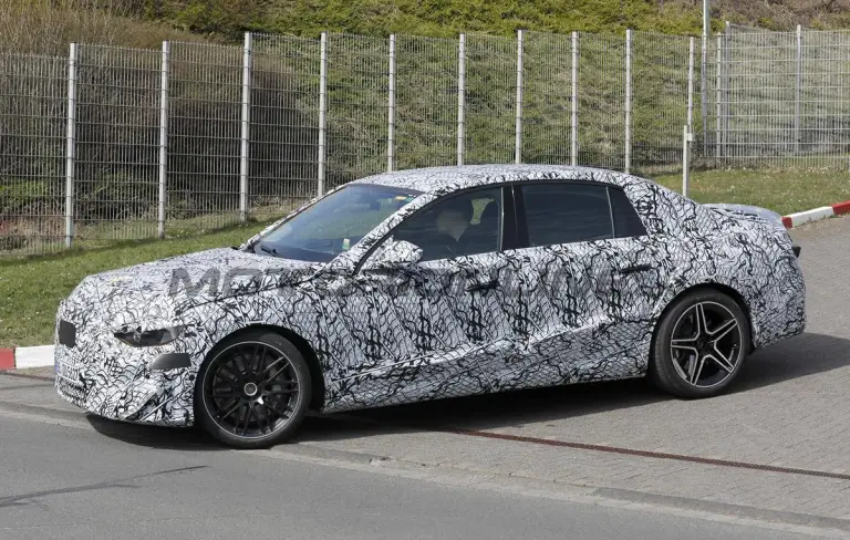 Mercedes-AMG Classe E EQ - Foto spia 26-03-2026 - 7