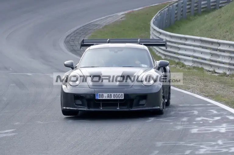 Porsche 911 GT3 RS - Foto spia 26-3-2026 - 12