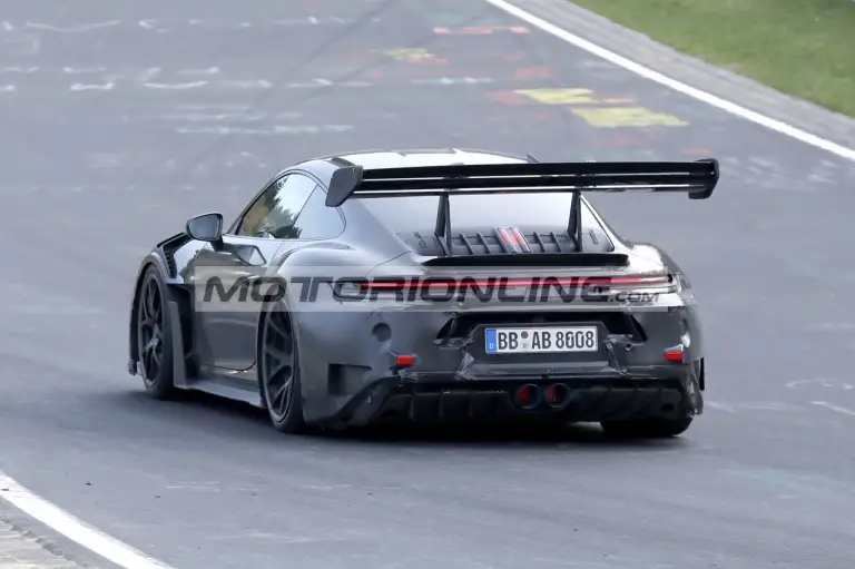 Porsche 911 GT3 RS - Foto spia 26-3-2026 - 17