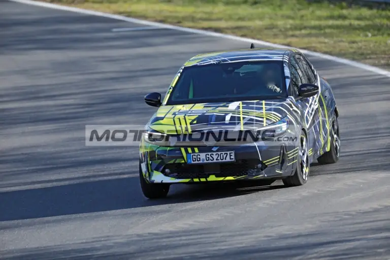 Opel Corsa GSE - Foto spia 27-3-2026 - 1