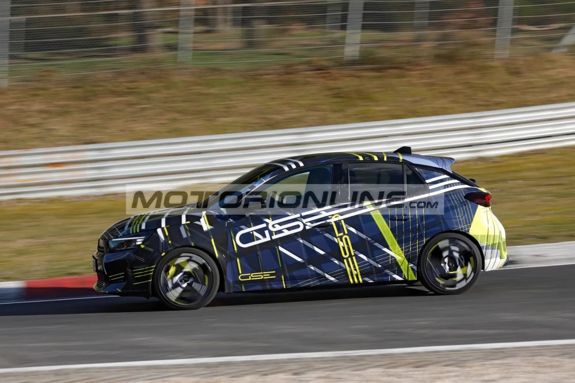Opel Corsa GSE - Foto spia 27-3-2026 - 11