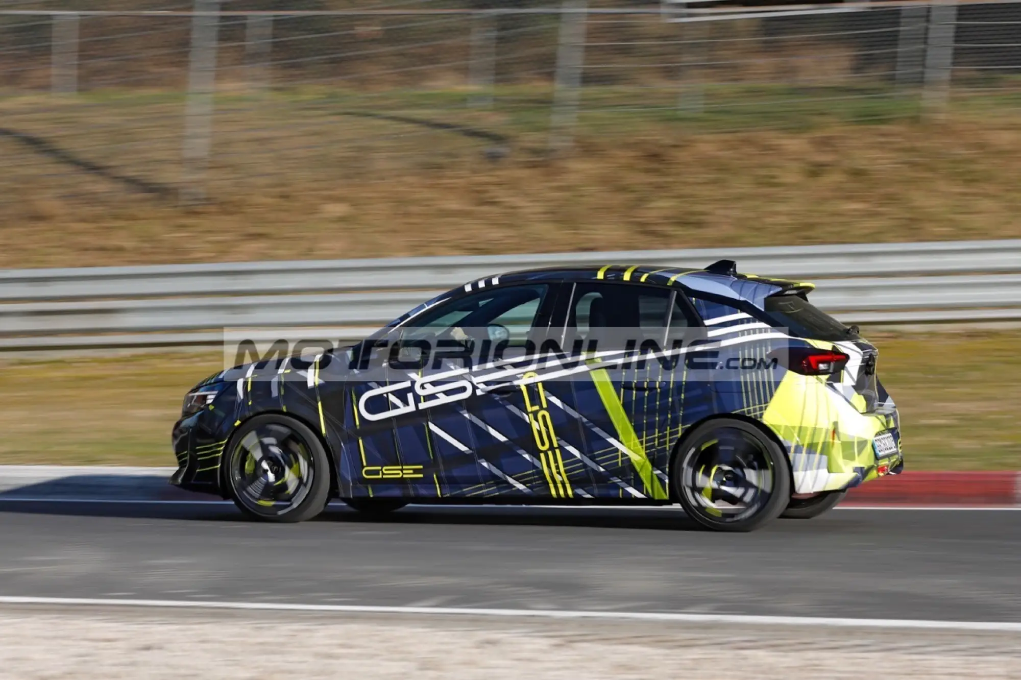Opel Corsa GSE - Foto spia 27-3-2026 - 8