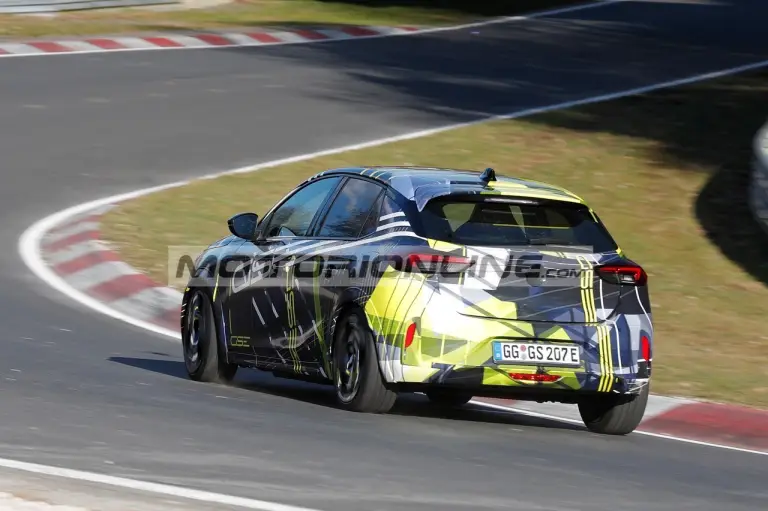 Opel Corsa GSE - Foto spia 27-3-2026 - 10