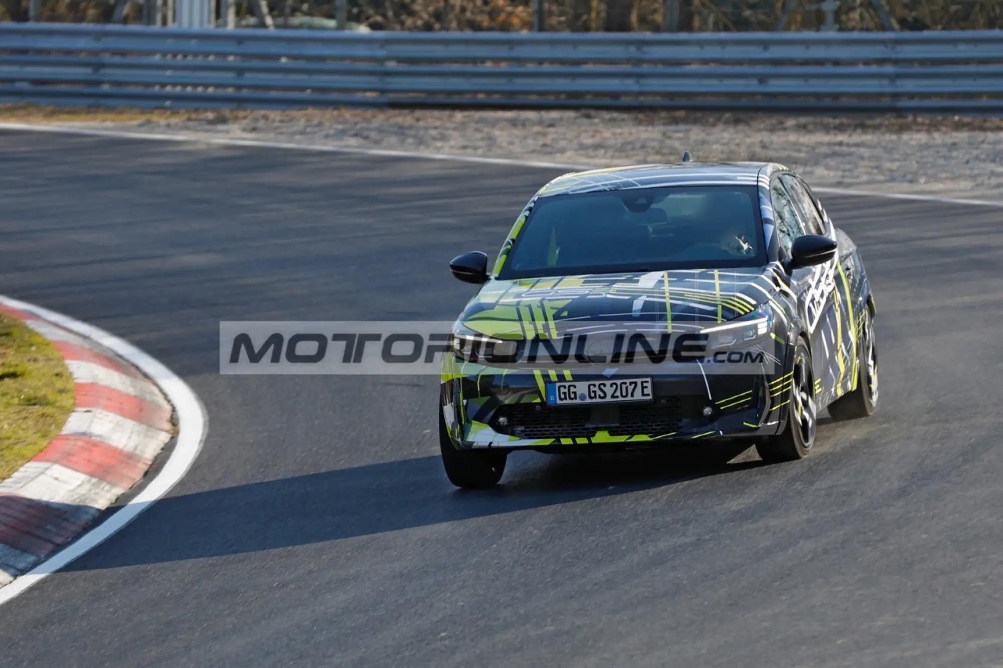 Opel Corsa GSE - Foto spia 27-3-2026 - 12